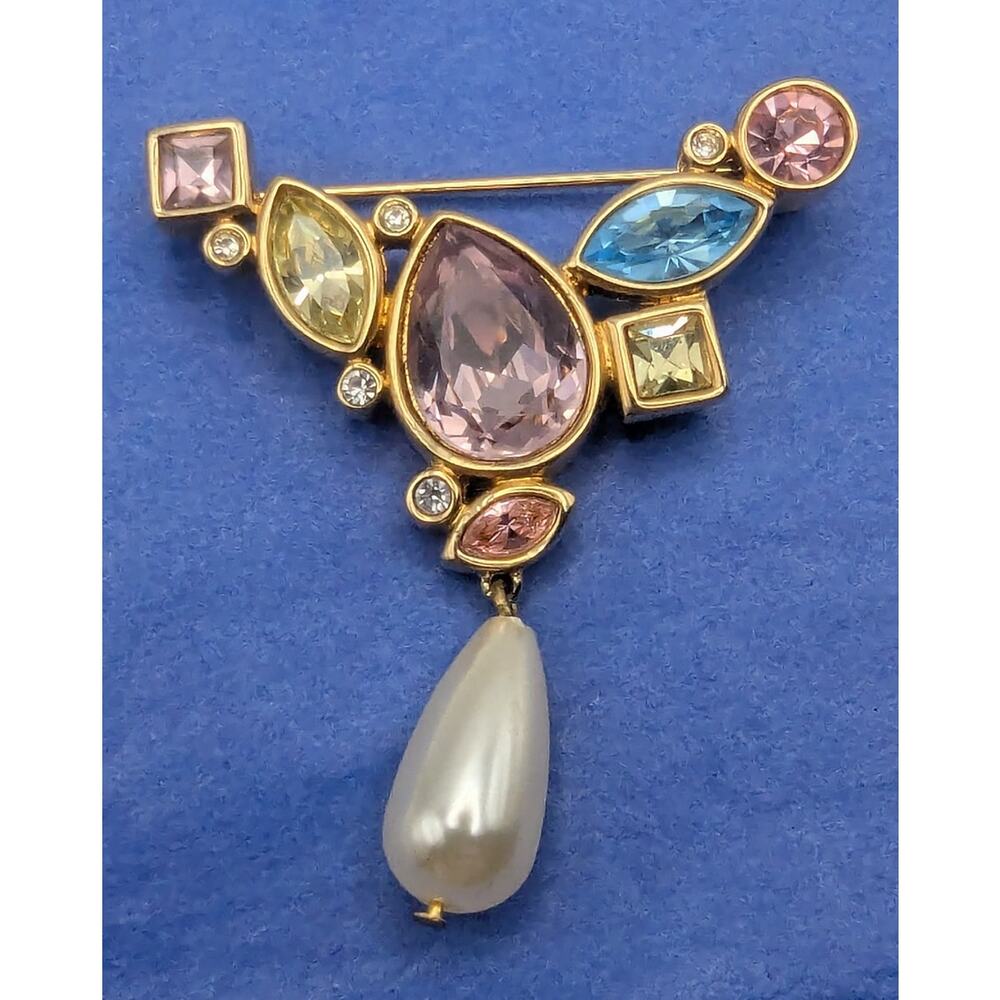 SWAROVSKI Vintage Gold Tone Pastel Crystal Faux Pearl Dangle Brooch Pin 2in - Picture 3 of 9